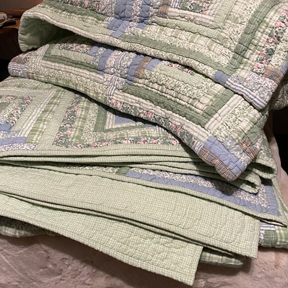 Beautiful Eddie Bauer Patchwork Quilt/Bedspread and 2 Pillow Shams - King Size - Picture 2 of 3